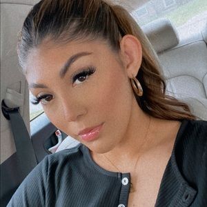 Meet your Posher, Desiree